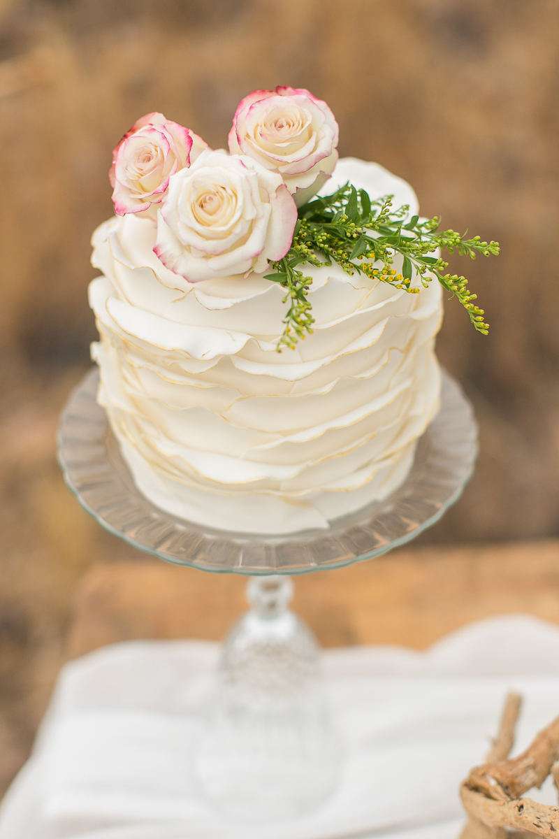Hochzeitstorten Ideen ruffled cake