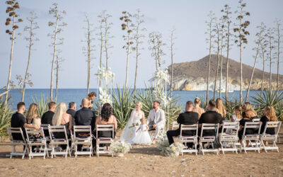 Goda & Ilya – Eine elegante Schwarz-Weiß-Hochzeit voller Magie