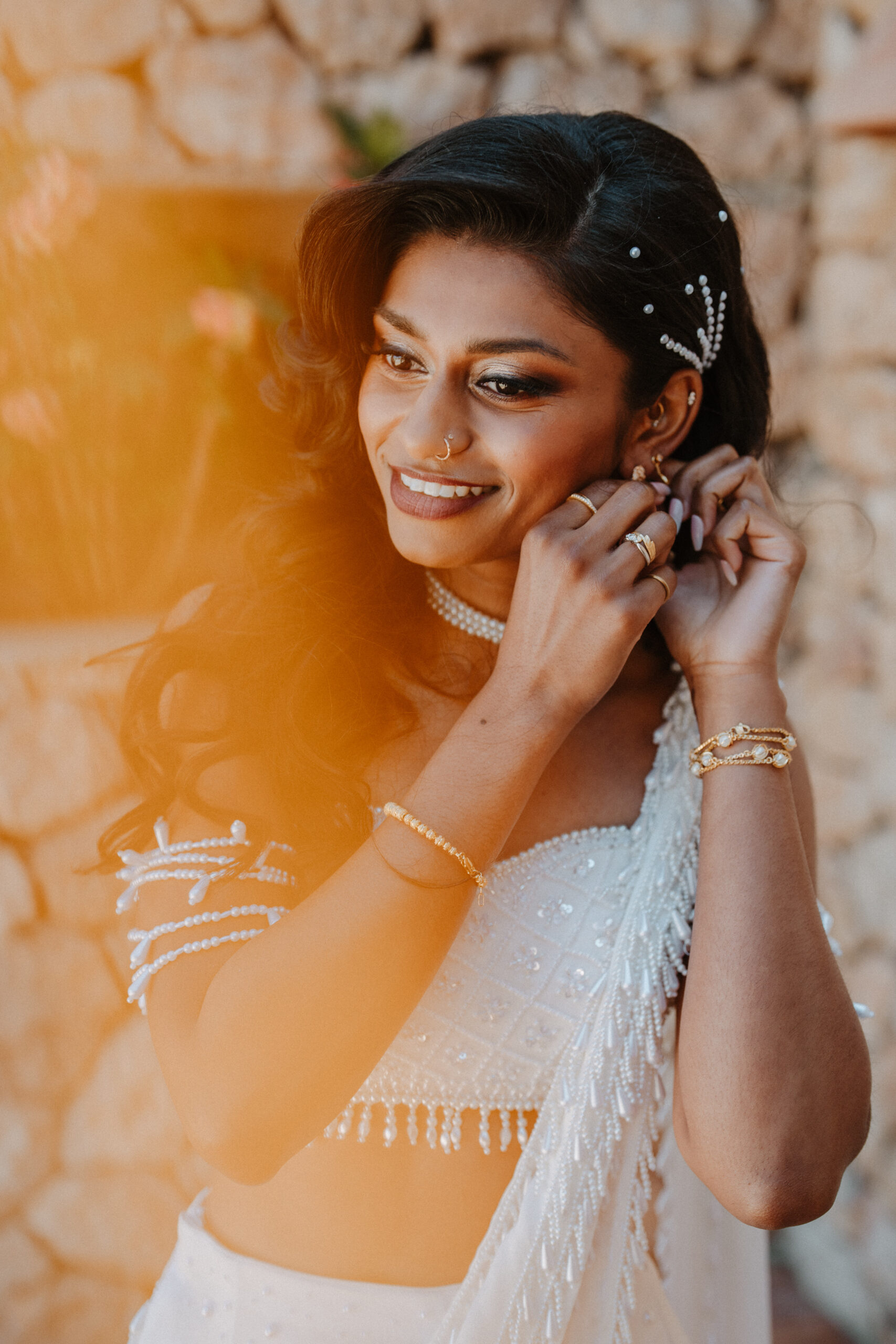 Braut Portrait mit Goldschmuck, Outdoor Hochzeit Andalusien