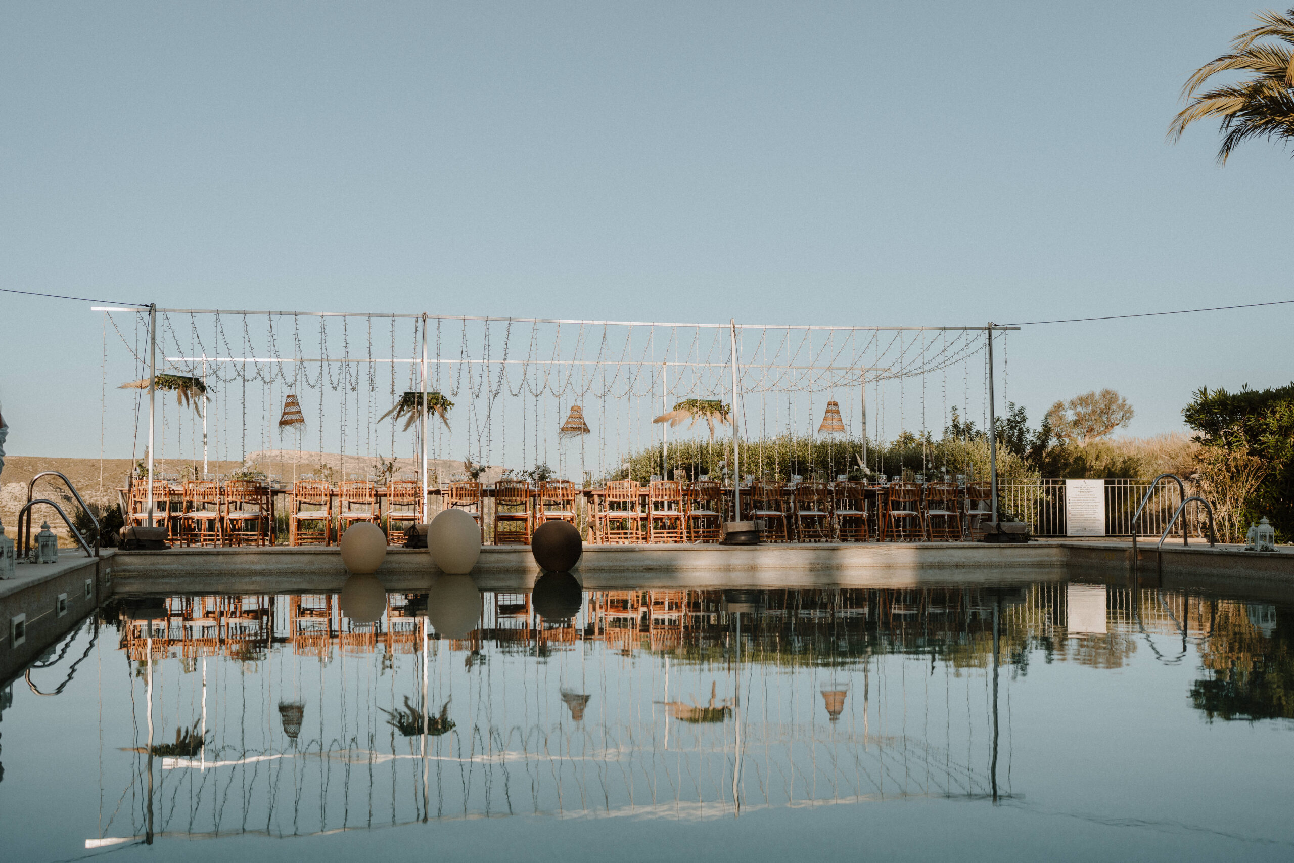 Location Pool Festtafel Spiegelung im Wasser, Cabo de Gata