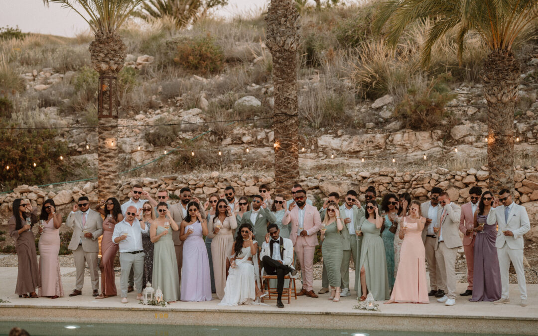 Shenthujan & Jenitha: Outdoor Hochzeit Andalusien | Agua Amarga