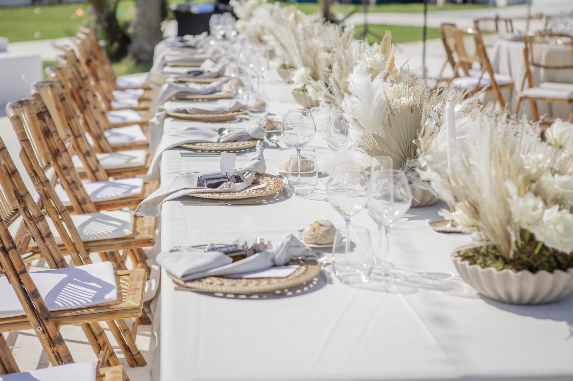 Tischdeko und Gedeck im Boho-Stil, El Paraiso al Mar Guardias Viejas, Boho-Hochzeit