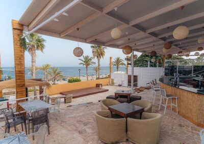 Loungebereich der Beachbar mit Blick aufs Meer, Hochzeitslocation in Mojácar
