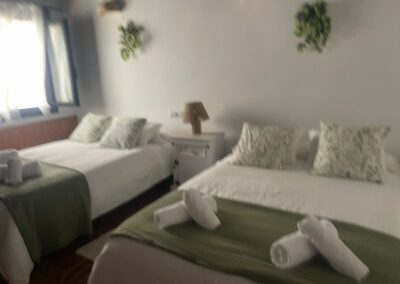 Doppelzimmer der Finca über Agua Amarga, hell und mediterran eingerichtet