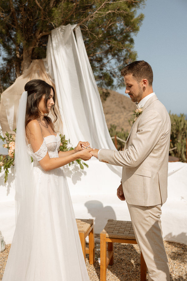 Ringtausch bei der Trauung, Boho Hochzeit Andalusien