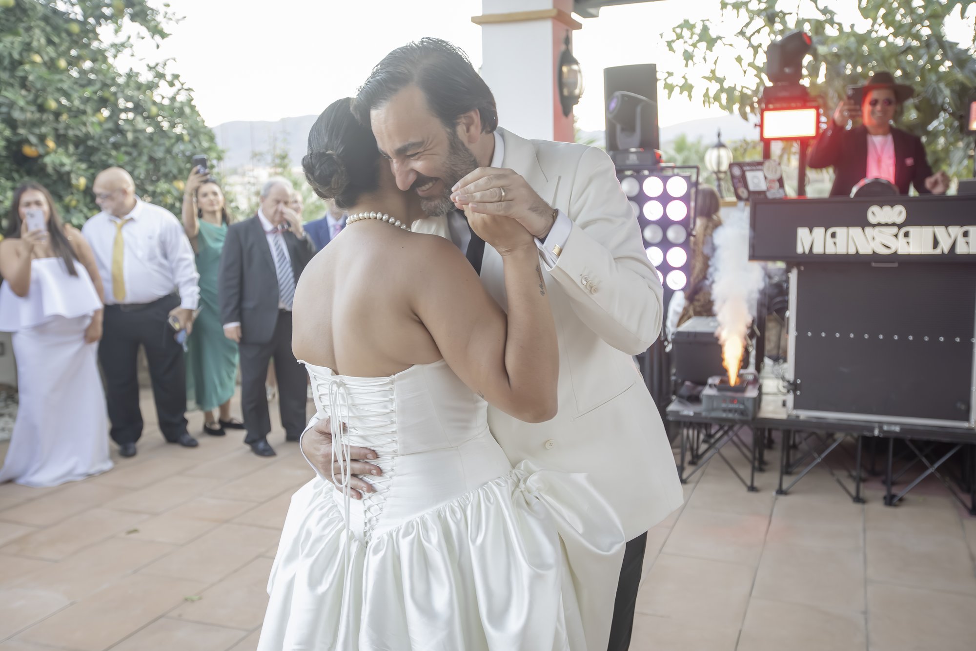 Brautpaar beim ersten Tanz, Hacienda Hochzeit Andalusien